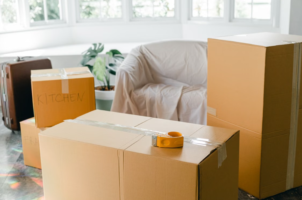 Multi-Item Furniture Combination Packing and Moving Service